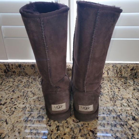 UGG Australia tall chocolate brown boots W7 - Picture 3 of 7